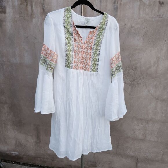 sahalie Dresses & Skirts - Sahalie embroidered white gauze dress